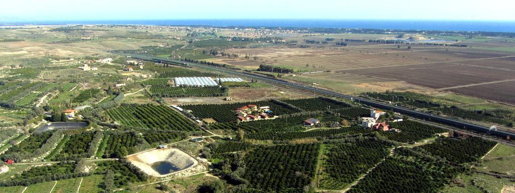 Il Giardino Del Sole Villa Agnone Bagni Luaran gambar