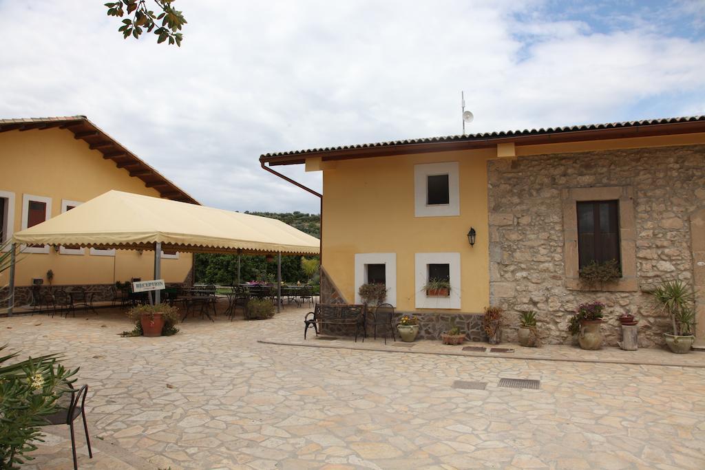 Il Giardino Del Sole Villa Agnone Bagni Luaran gambar