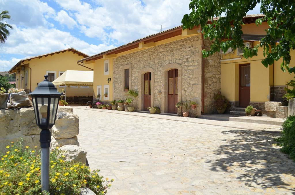 Il Giardino Del Sole Villa Agnone Bagni Luaran gambar