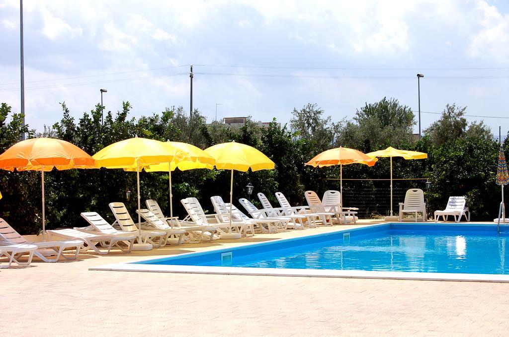 Il Giardino Del Sole Villa Agnone Bagni Luaran gambar