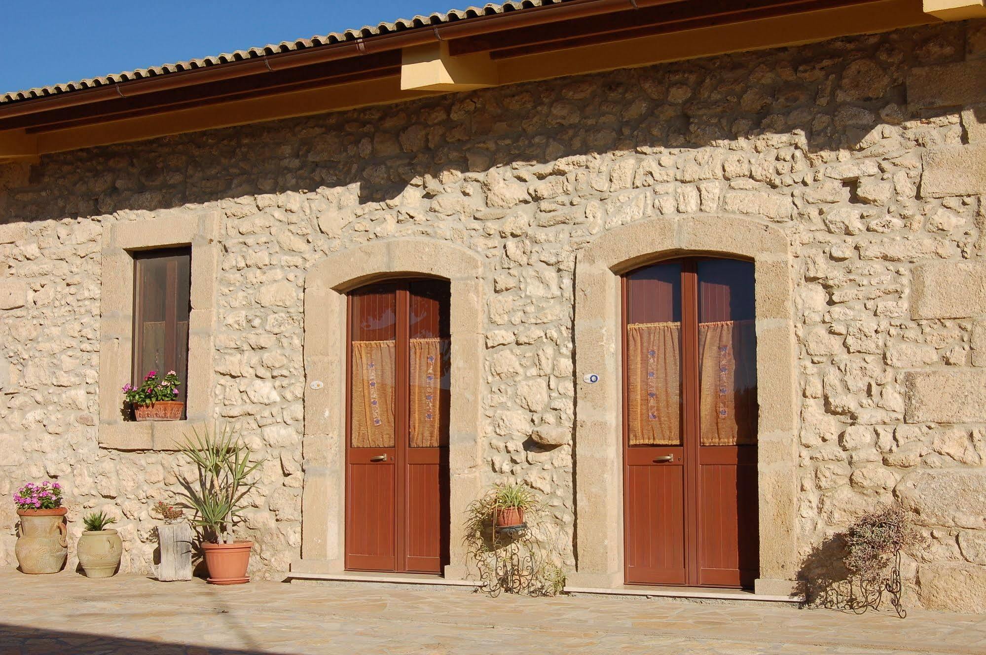 Il Giardino Del Sole Villa Agnone Bagni Luaran gambar