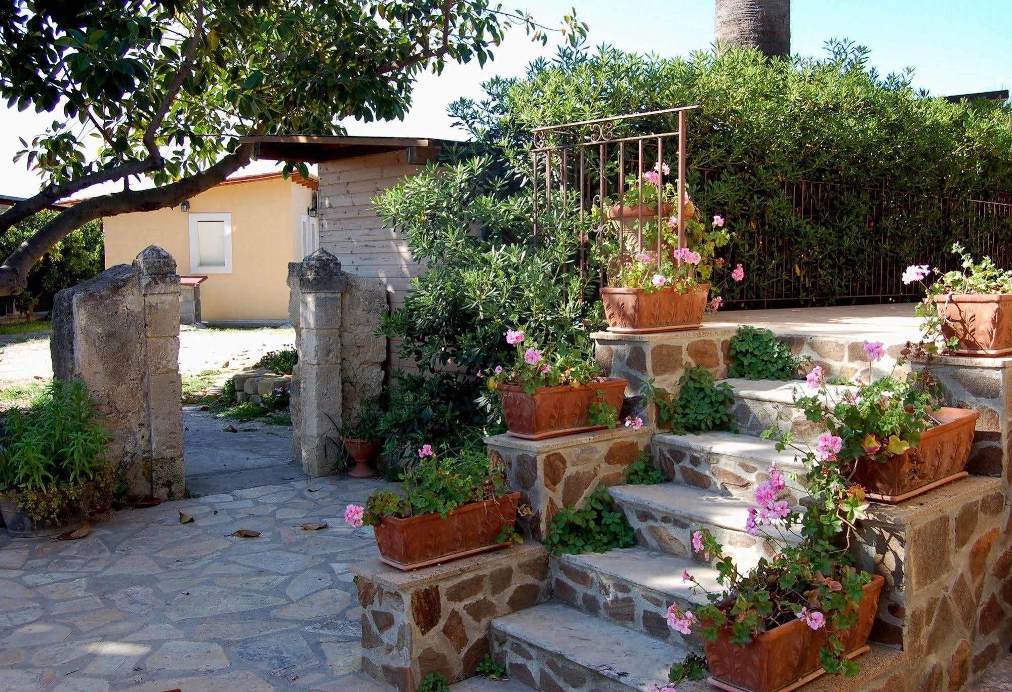 Il Giardino Del Sole Villa Agnone Bagni Luaran gambar